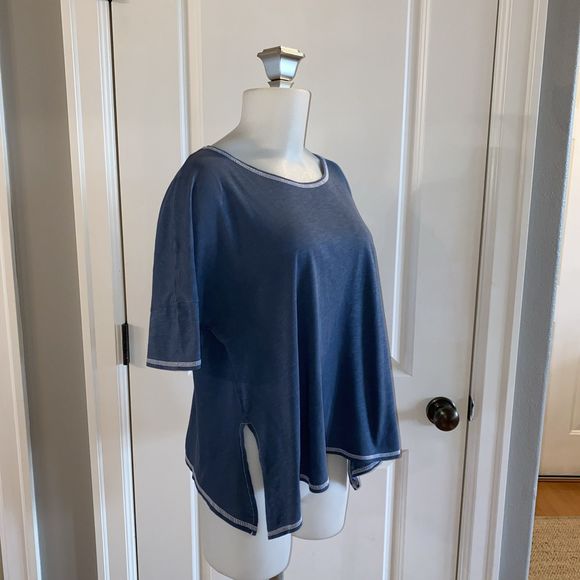 SWEATY BETTY Refresh T-shirt Top Women's Medium V-Neck Short Sleeve Blue - Picture 4 of 12